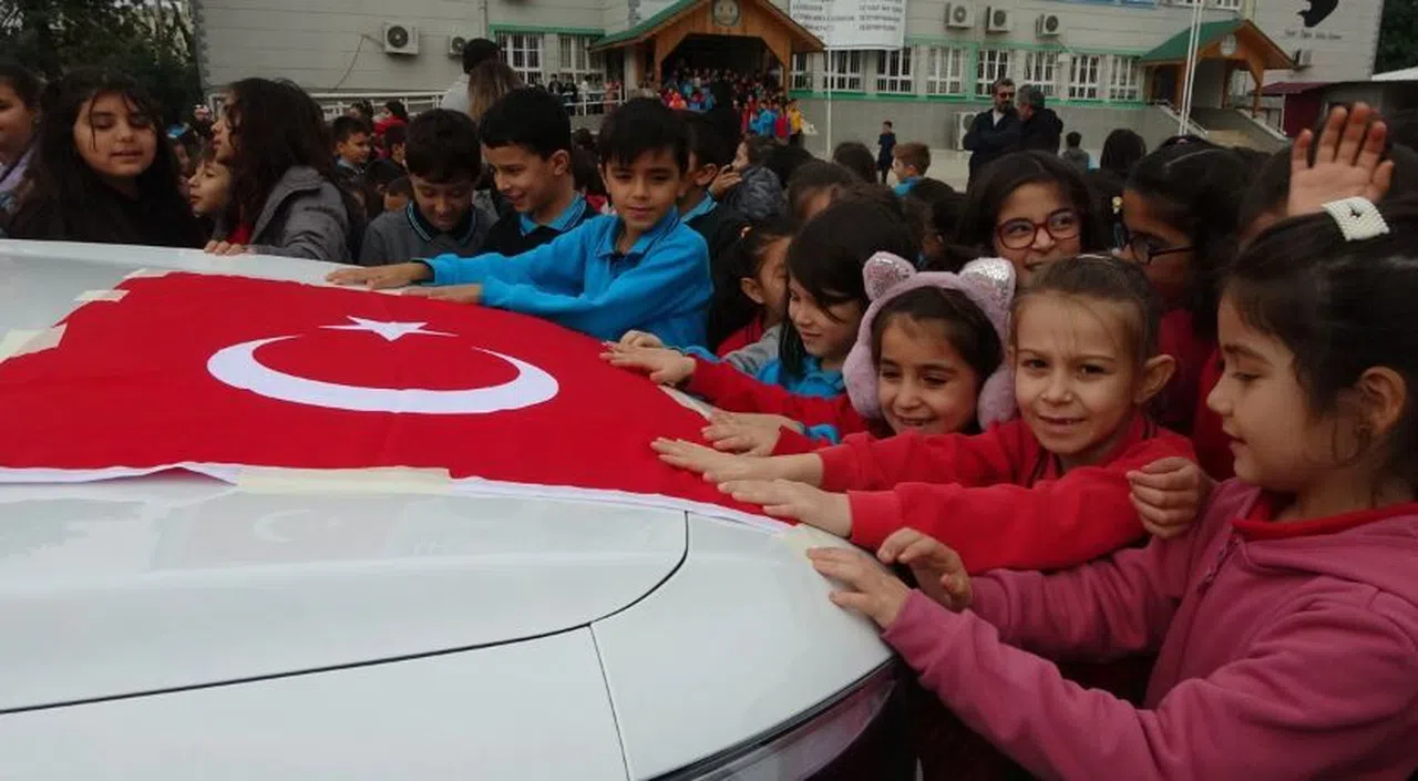 Öğrenciler Yerli Malı Haftasında Togg’u inceledi
