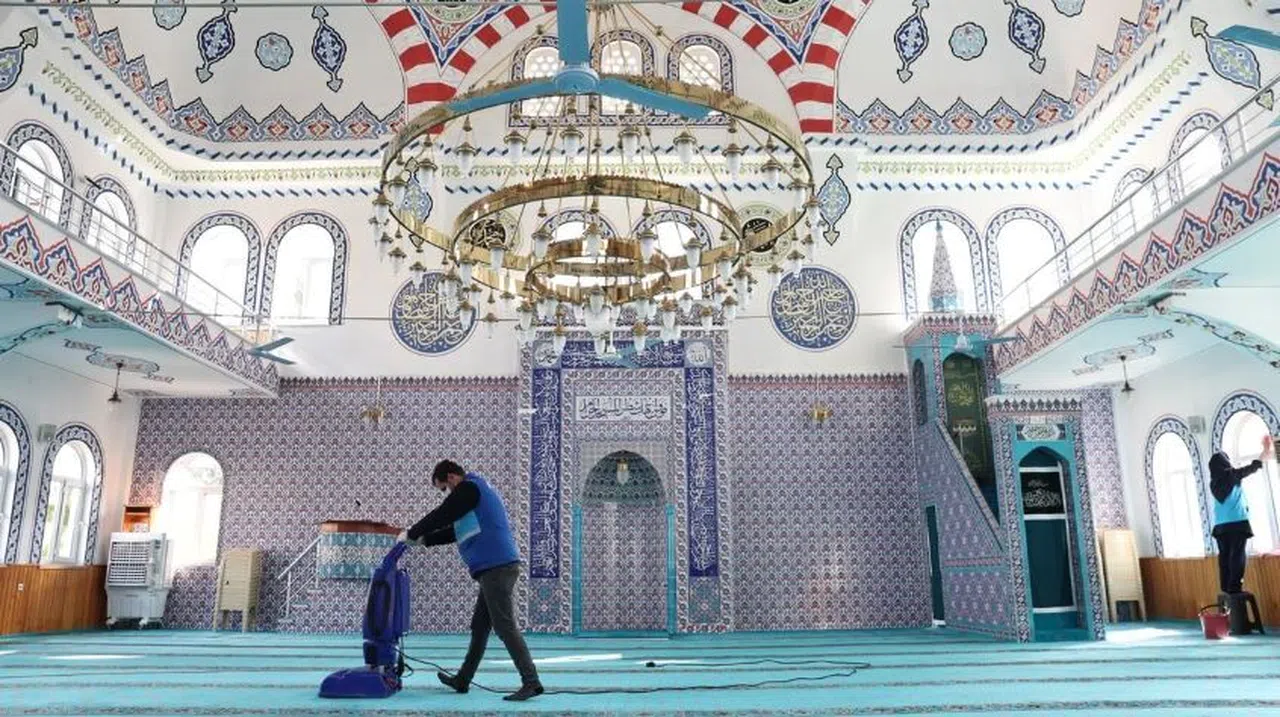 Onikişubat’ta camiler gül kokulu, Ramazan’lar huzurlu