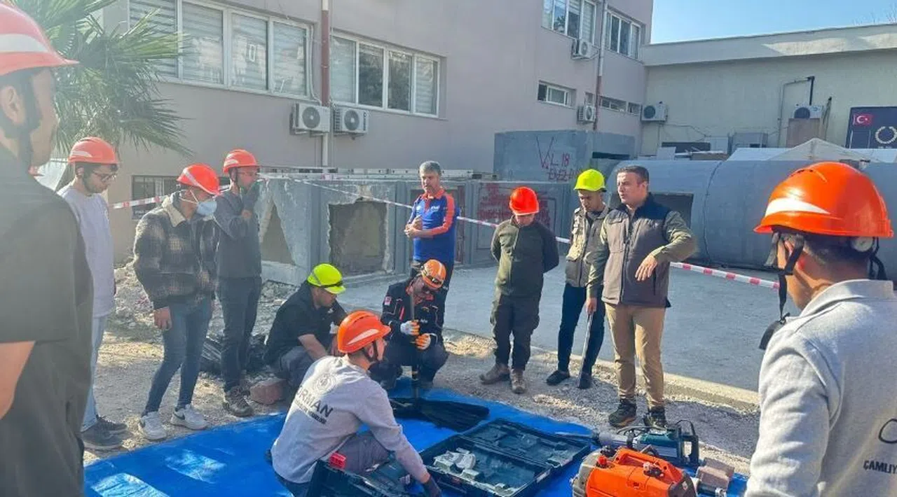 Ormancılara arama-kurtarma ve yangın eğitimi verildi