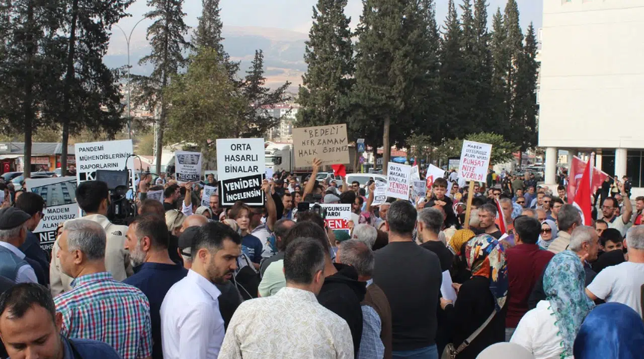 Orta Hasarlı Bina Mağdurları Platformu basın açıklamasıyla sesini duyurdu!