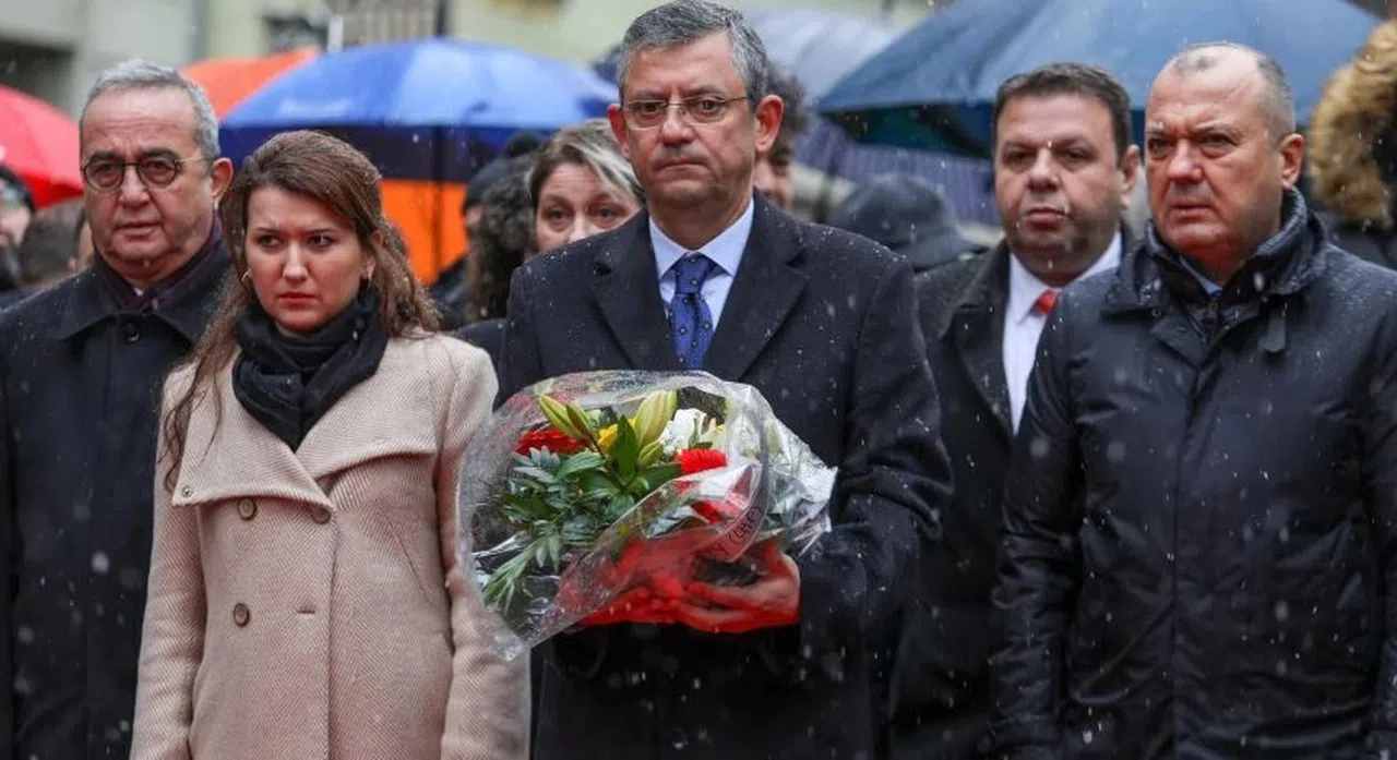 Özel, Bosna Hersek Devlet Günü törenlerine katıldı