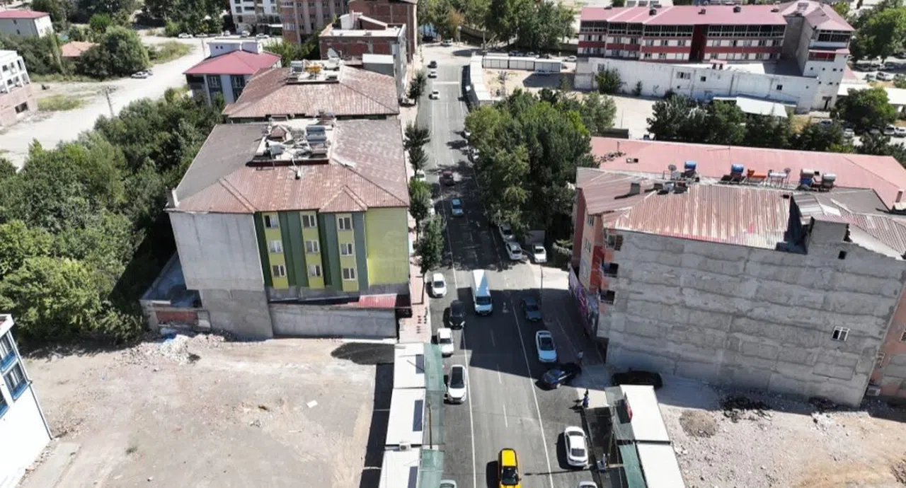 Ahmet Karacabey Caddesi Yenilenen Yüzüyle Elbistanlıların Hizmetine Sunuldu