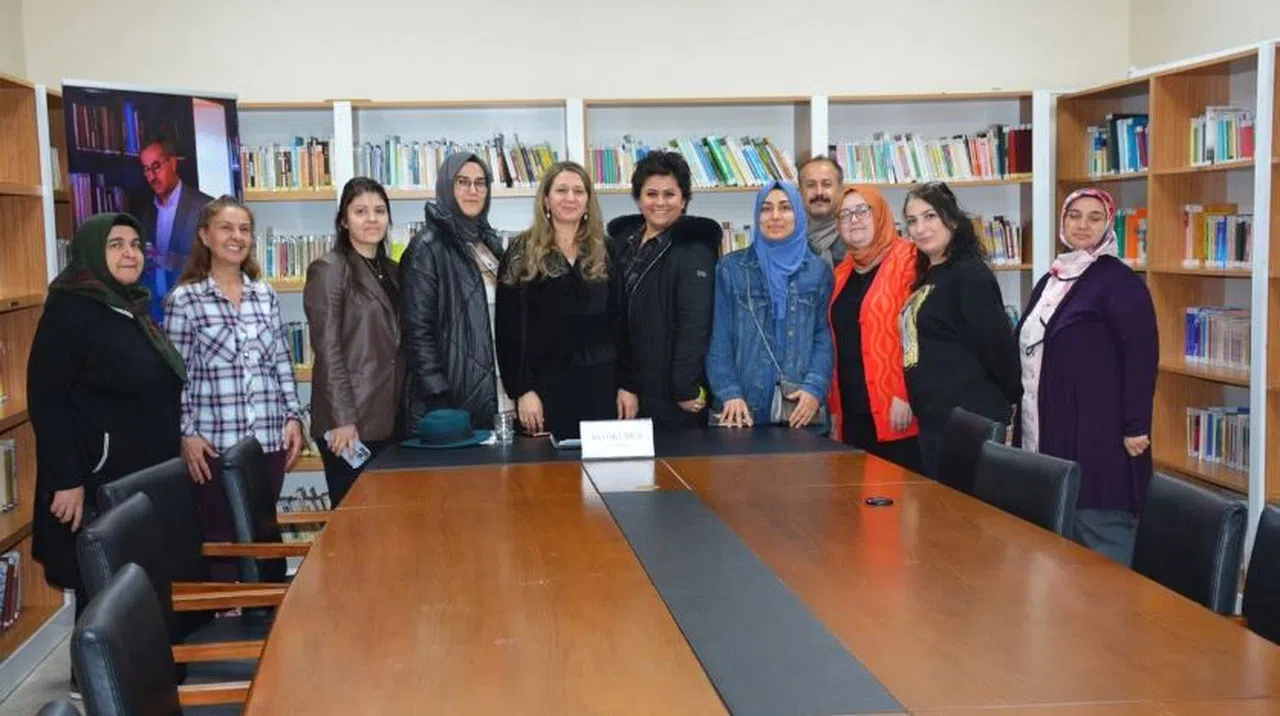 Şair İnci Okumuş, Şiirin Hayatımızdaki Yerini Anlattı