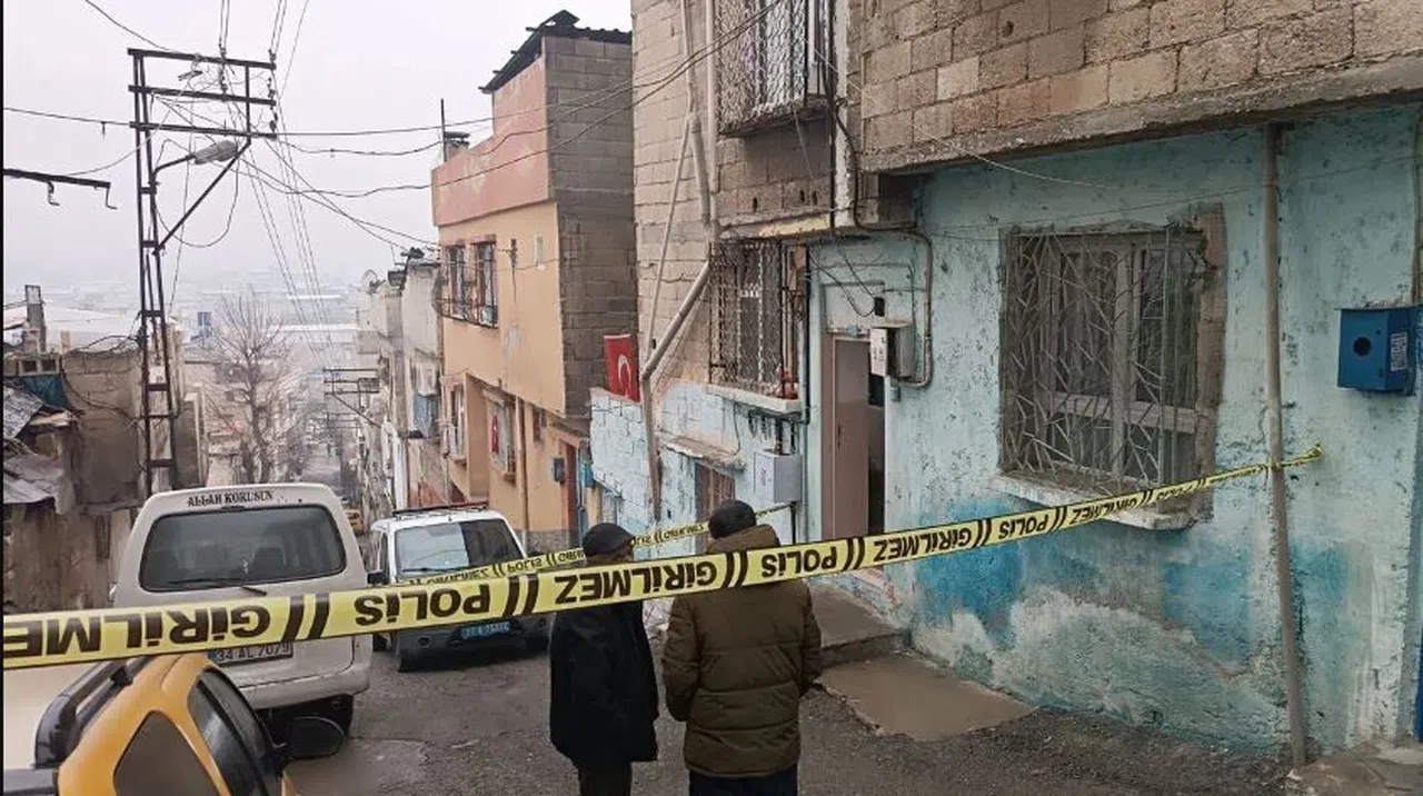 Silahlı kuş kavgasında dede ile torun yaralandı