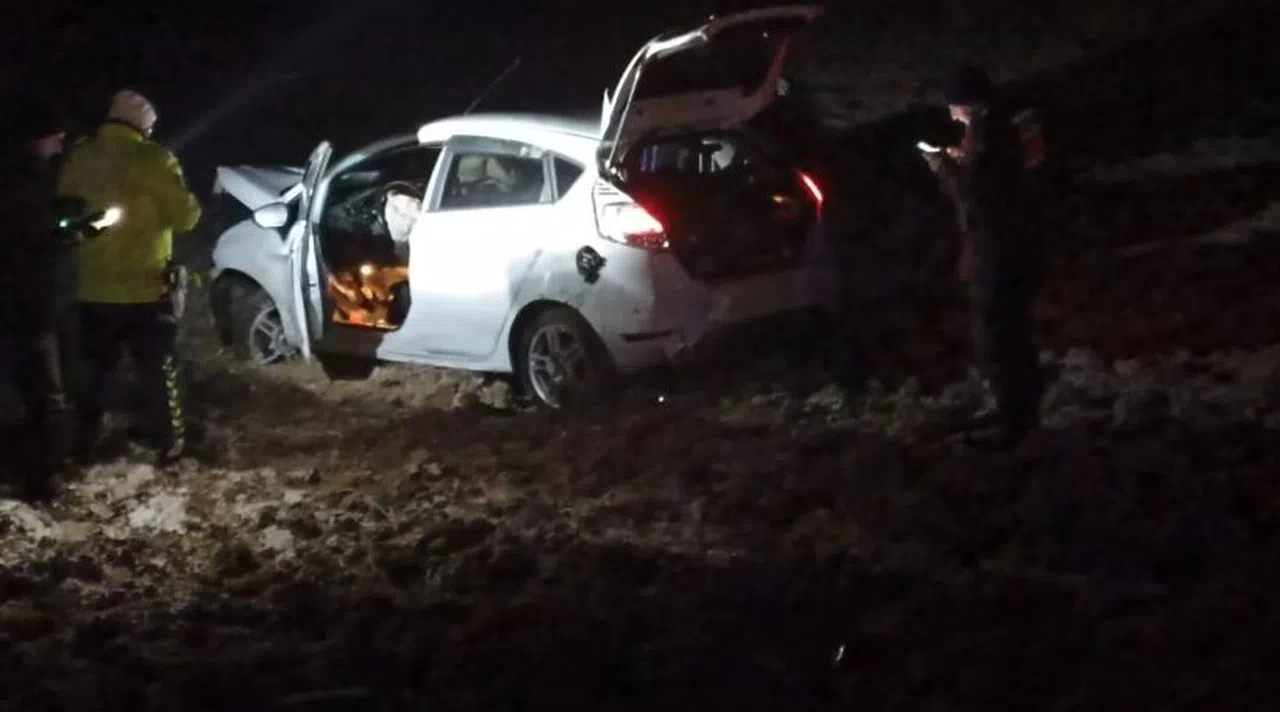 Tarlaya uçtu, yaralı olarak kurtuldu