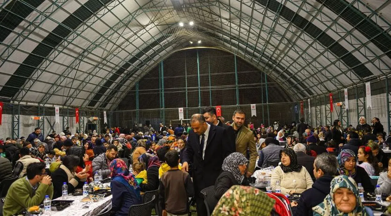 Toptaş, Vatandaşların İftar Sofrasında