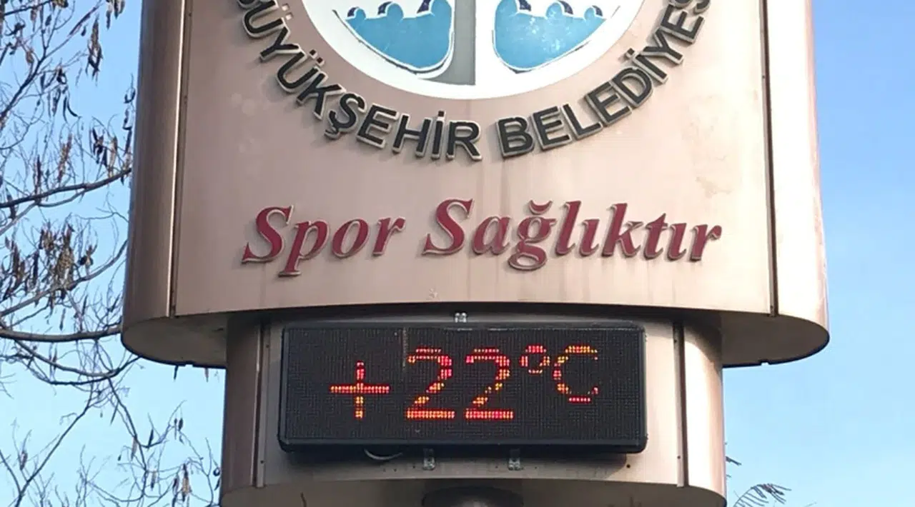 Türkiye kara kışı yaşarken Adana'da bahar havası hakim