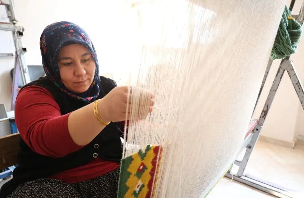 Unutulan Adana kilimleri tezgahlar da yeniden dokunuyor