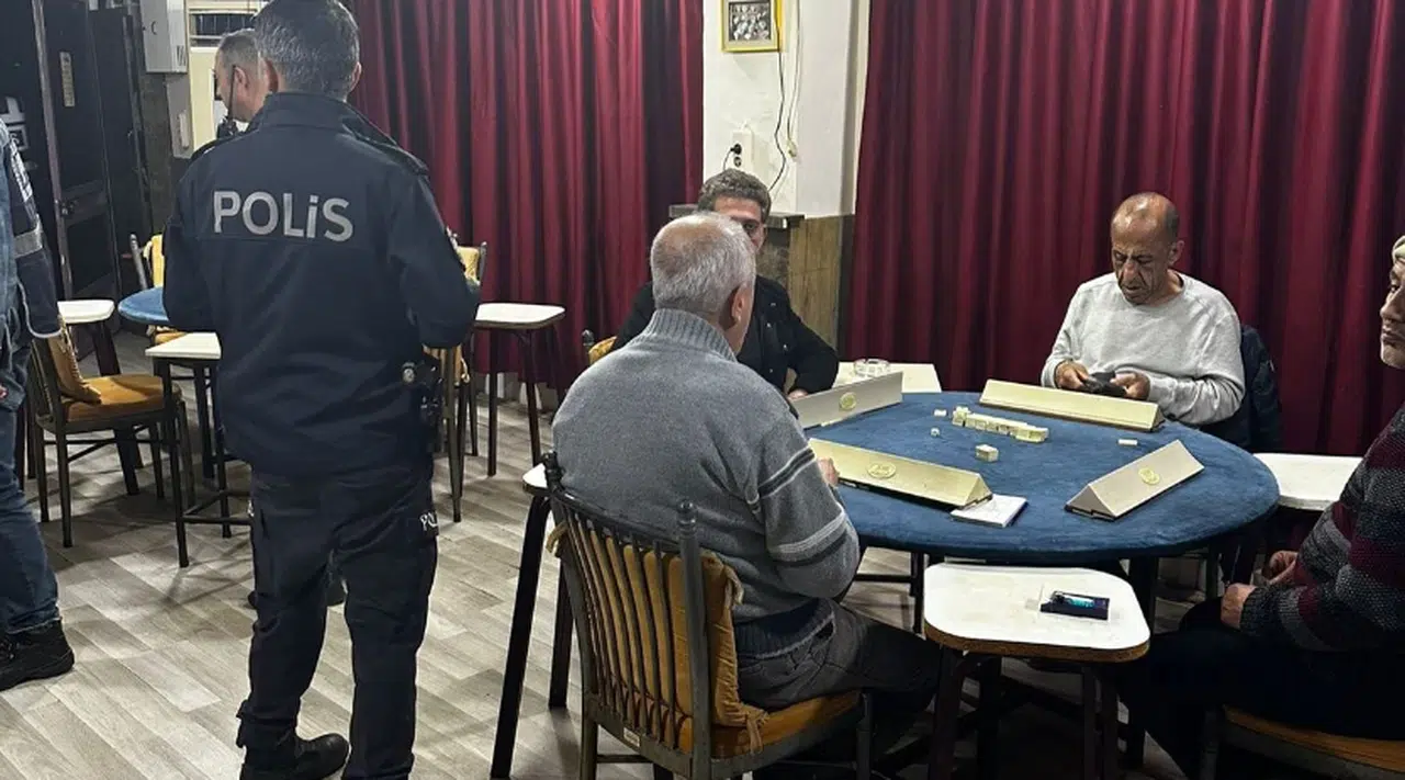 Uygulamalarda aranan 2 kişi yakalandı