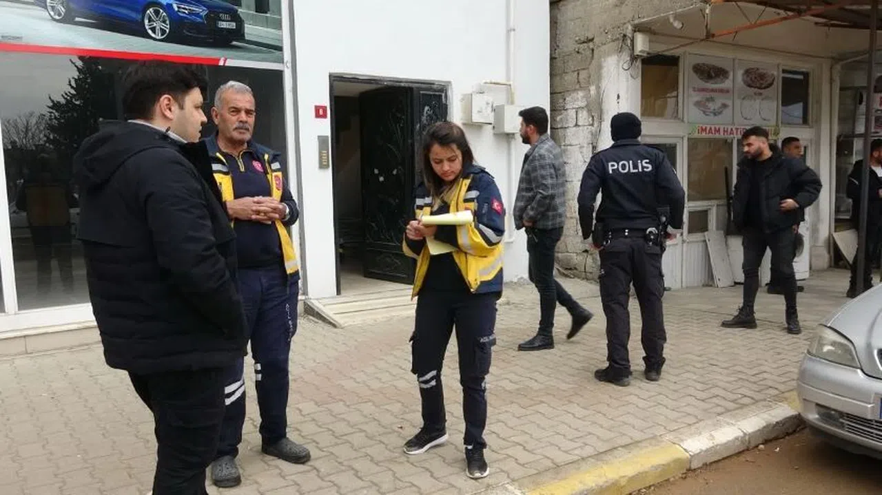 Yaşlı adam asansörde ölü bulundu