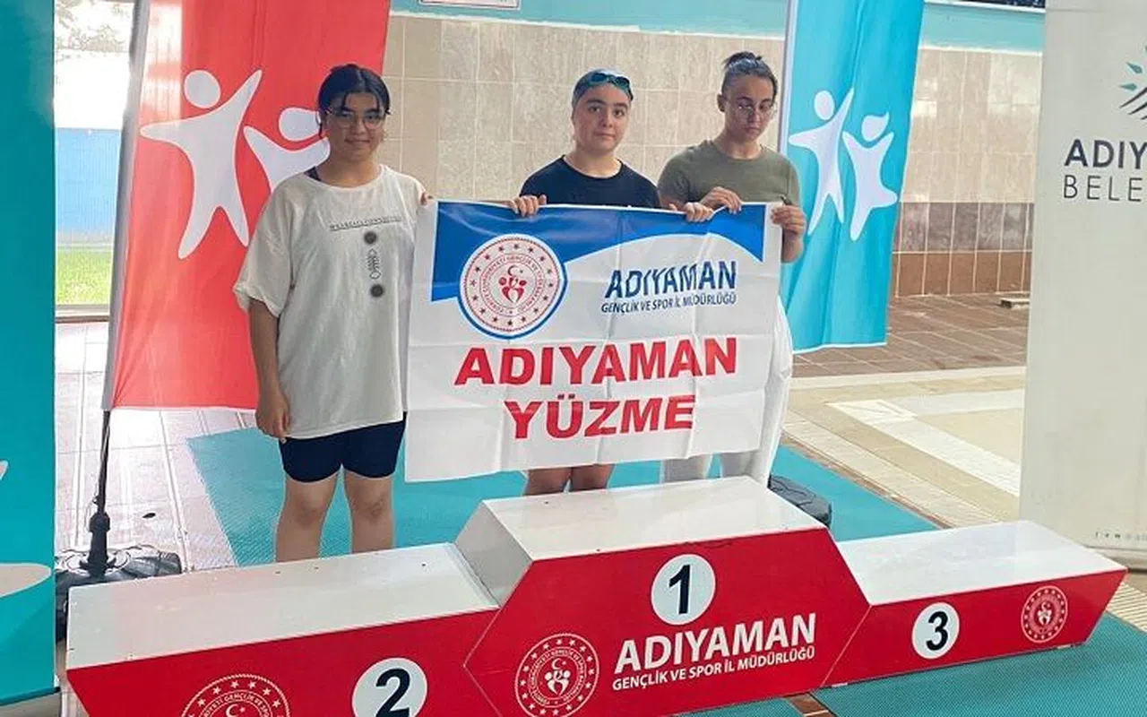 Samsatlı öğrenci yüzmede derece yaptı