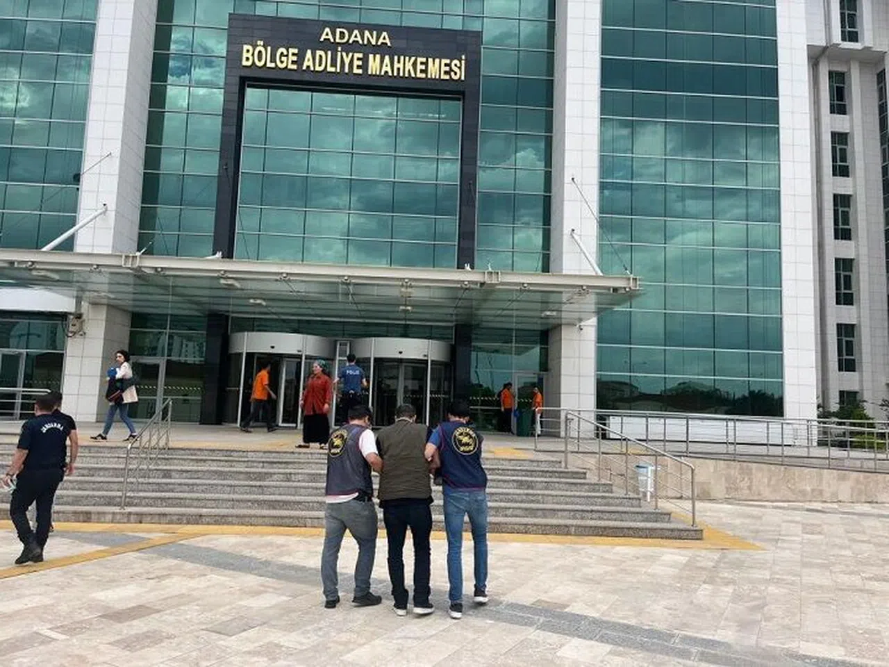 11 firari hükümlü yakalandı