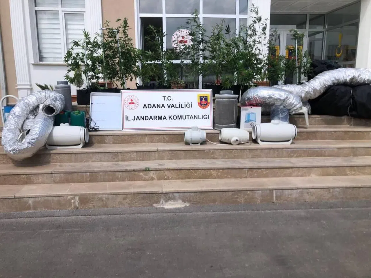 Uyuşturucu imalatına jandarma darbesi
