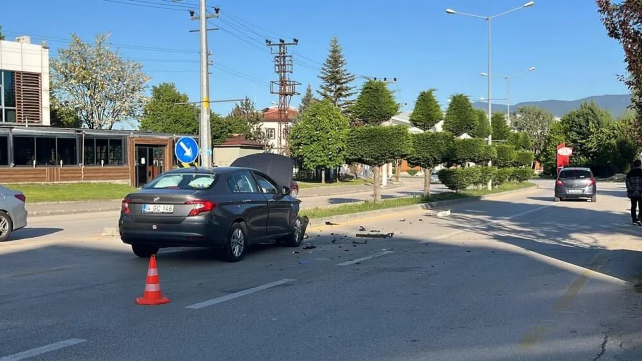 Kazada 4 yaşındaki kız ve annesi yaralandı