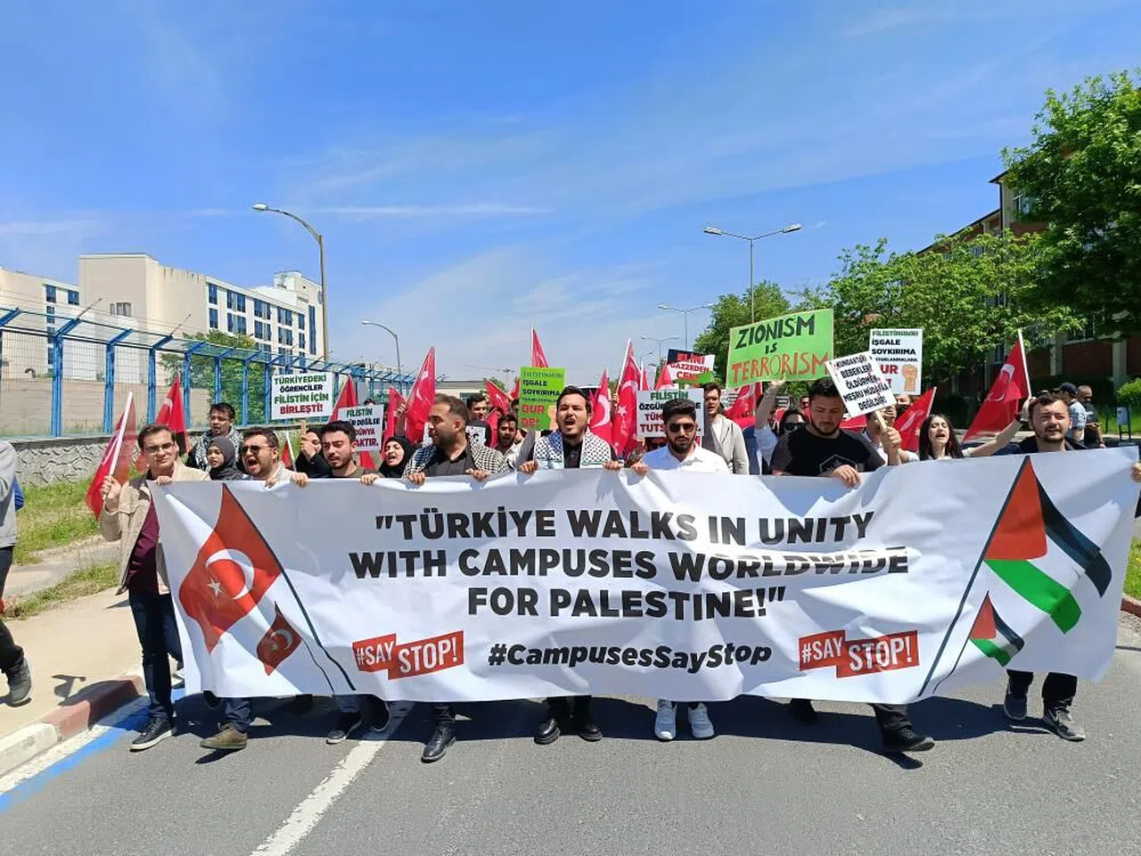 Öğrencilerden Filistin'e destek gösterisi