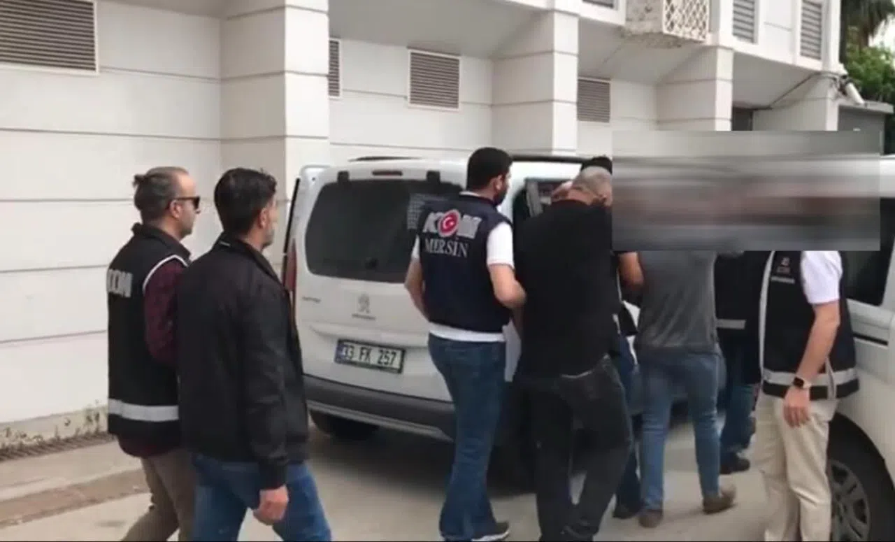 Ehliyet sınavında kopya çektiren 5 şüpheli tutuklandı