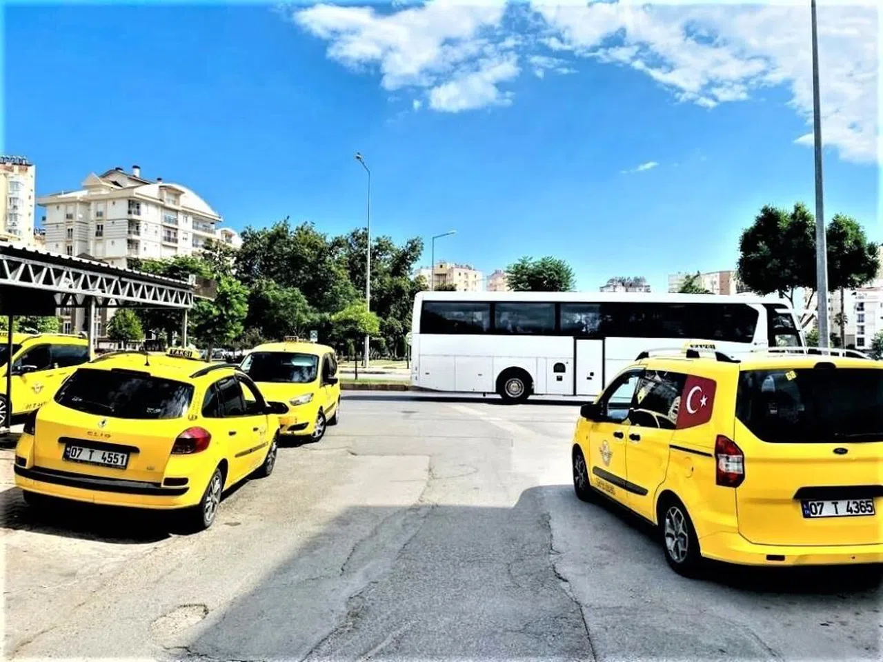 Antalya'da taksimetre ücretlerine zam