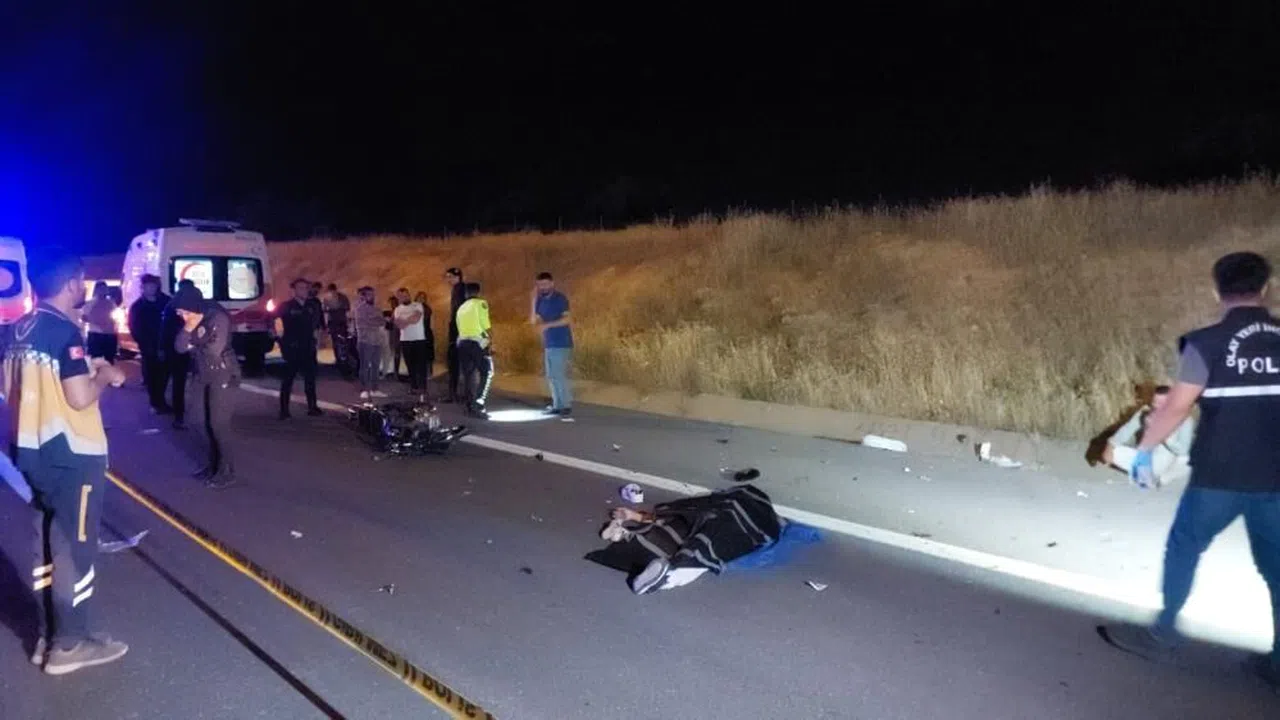 İki motosiklet çarpıştı: 2 ölü