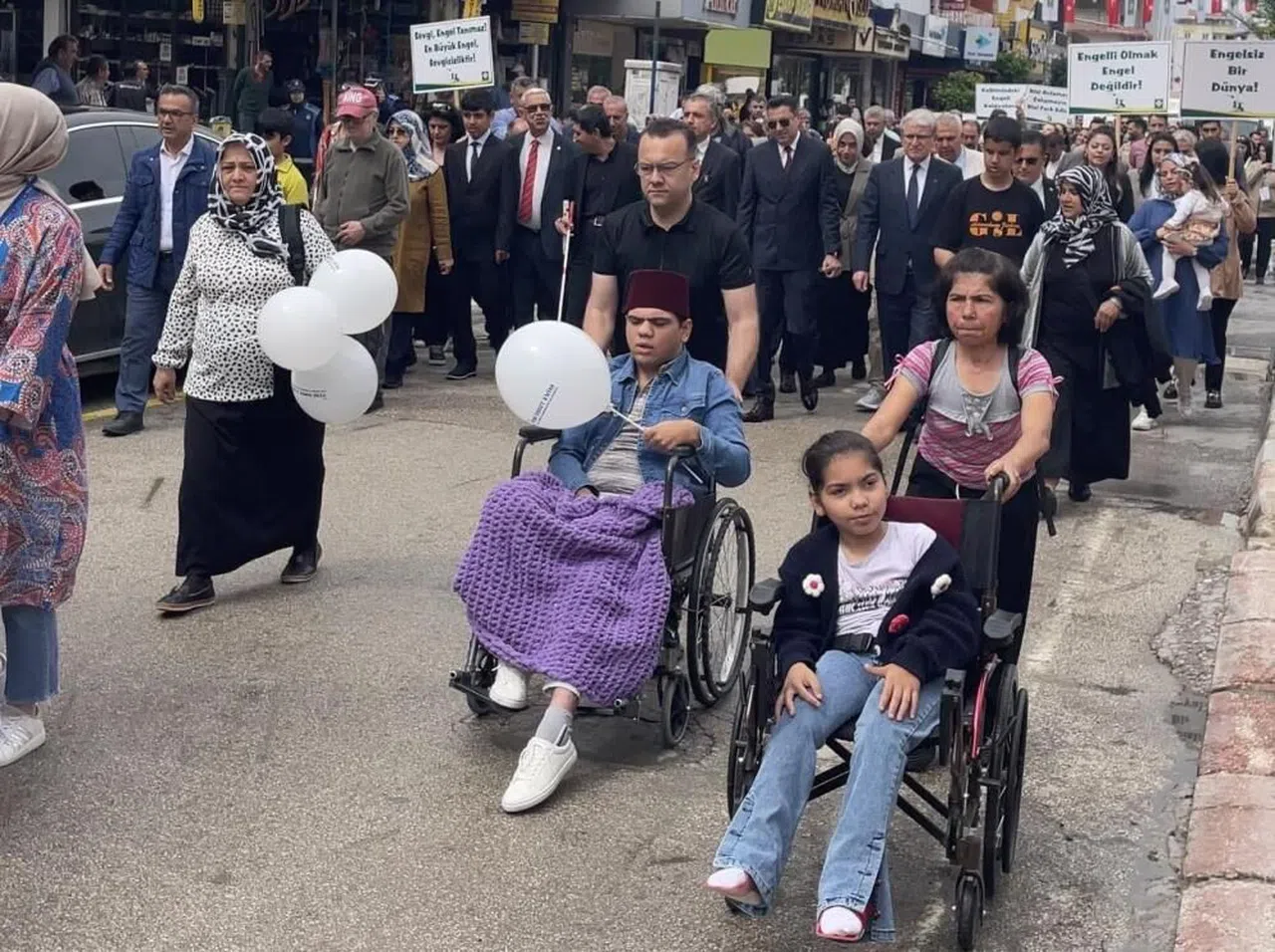Engelliler Haftası etkinlikleri yürüyüş ile başladı