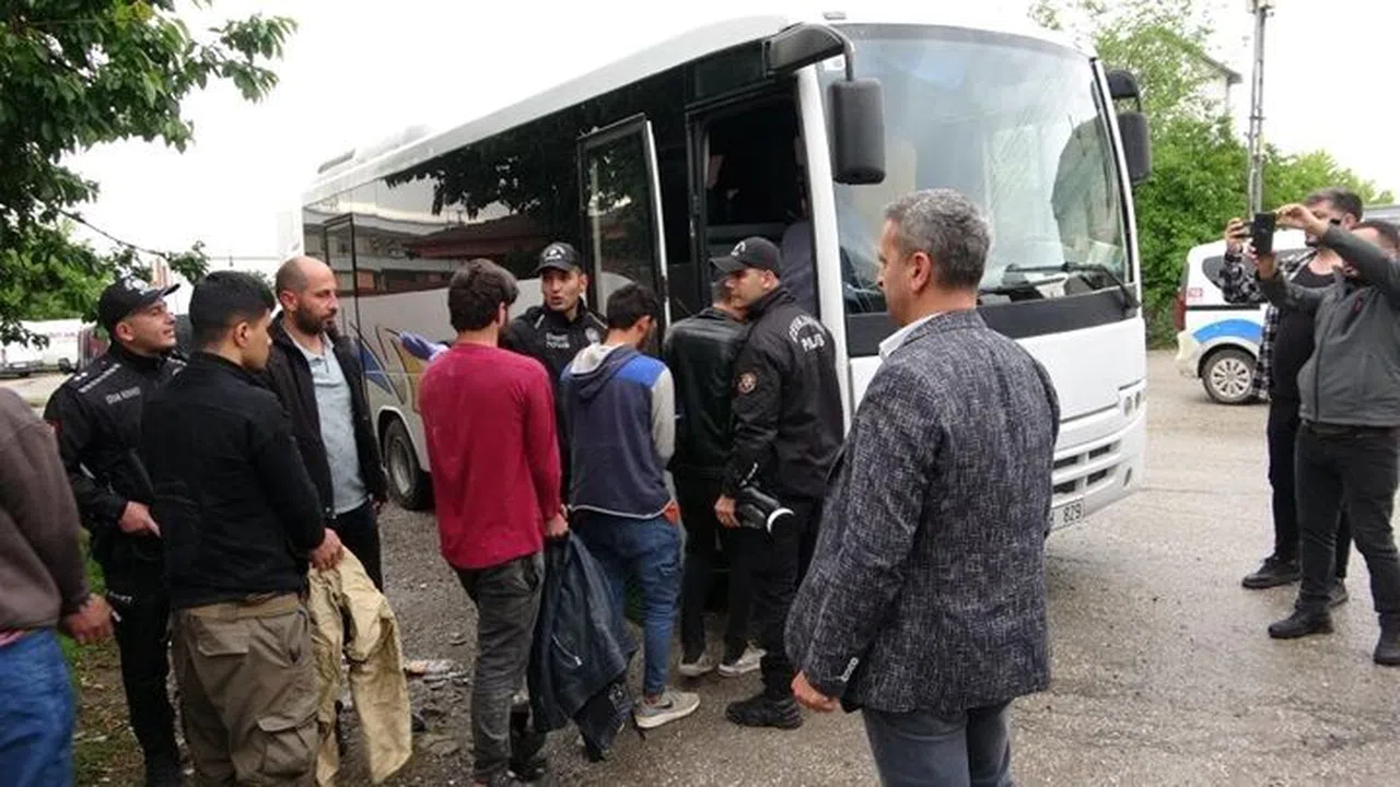 İş yerinde 25 düzensiz göçmen yakalandı