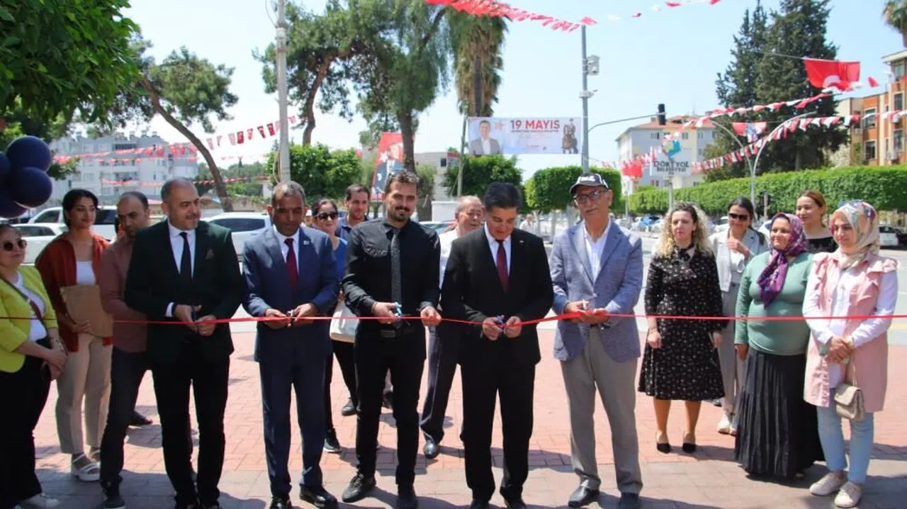 Genç ressamlardan karma resim sergisi