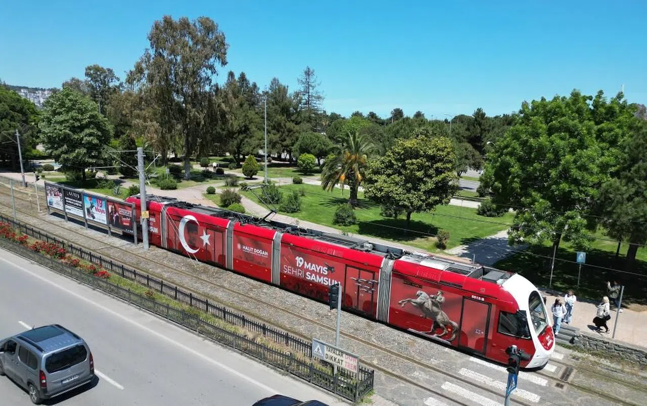 Samsun tramvayları 19 Mayıs'a özel giyindi