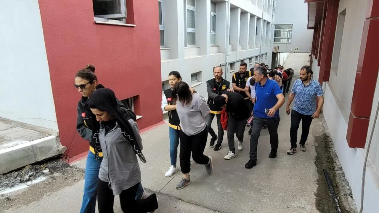 Fotoğraf şantajı dolandırıcılığına 18 tutuklama