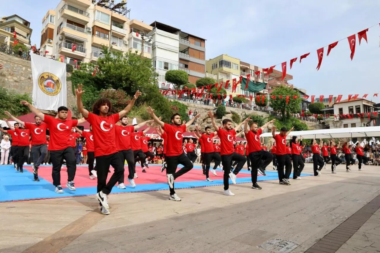 Alanya'da 19 Mayıs coşkusu yaşandı