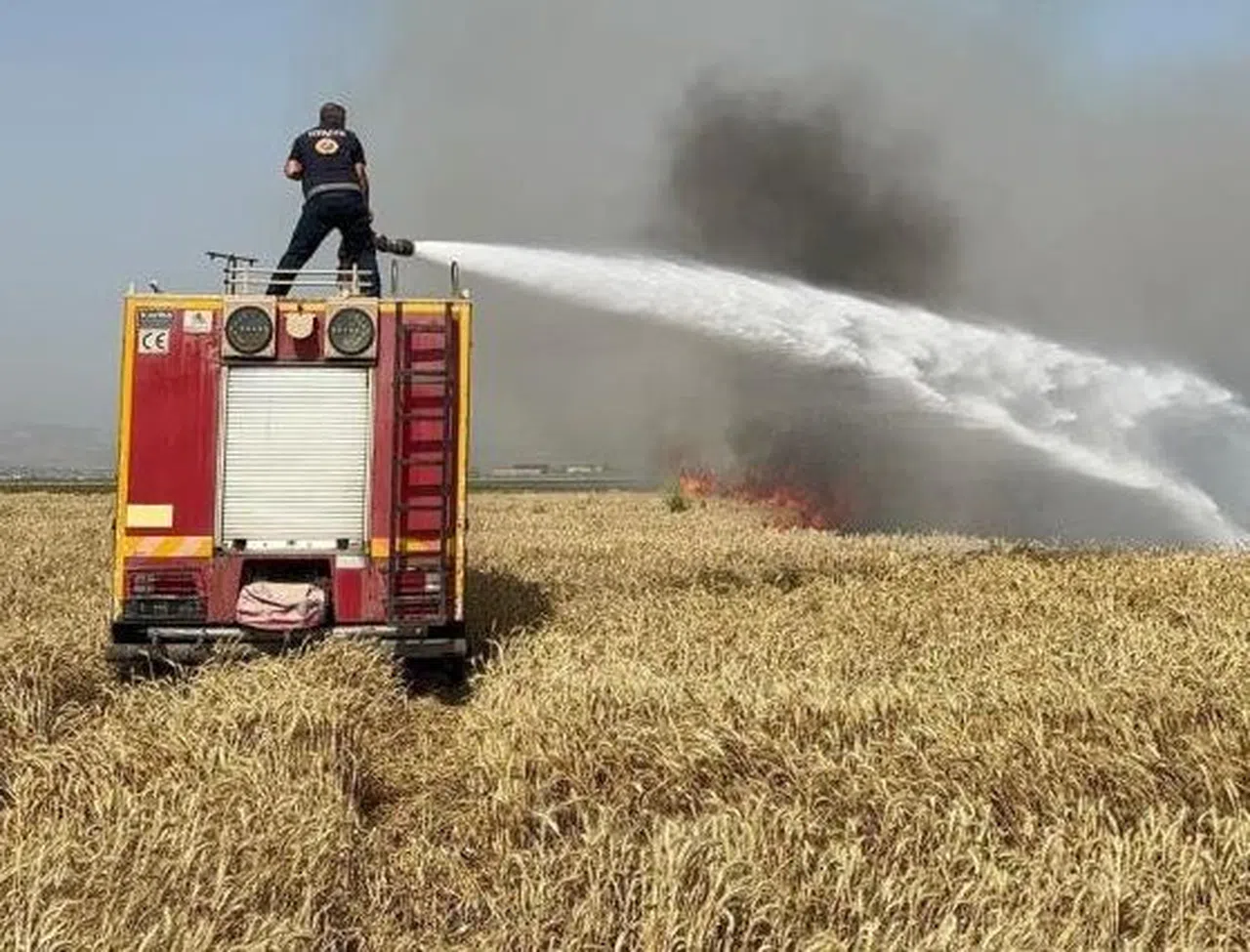 Hatay'da buğday tarlasında yangın