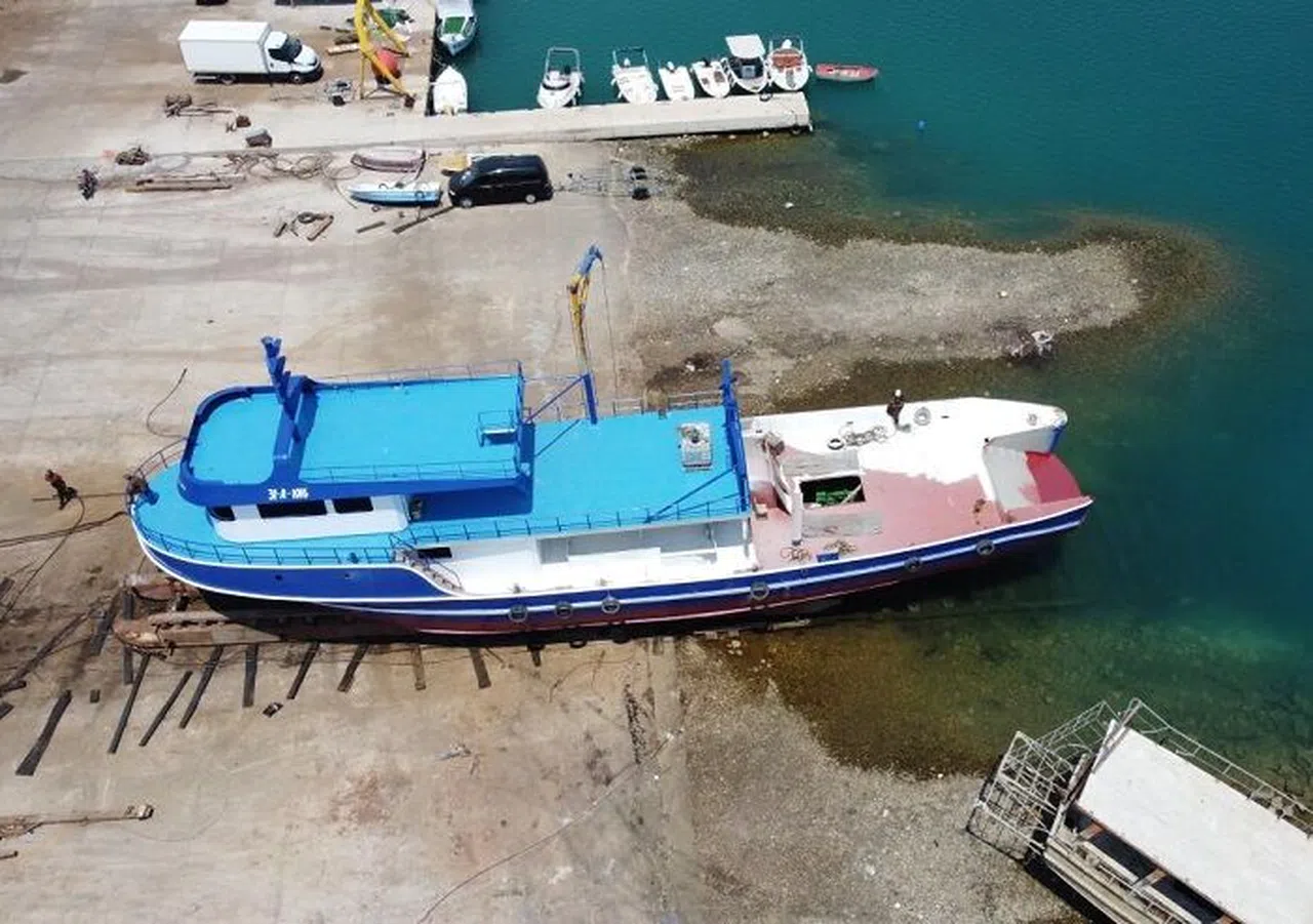 Akdeniz'in balıkçıları, ekmek teknelerini bakıma aldı