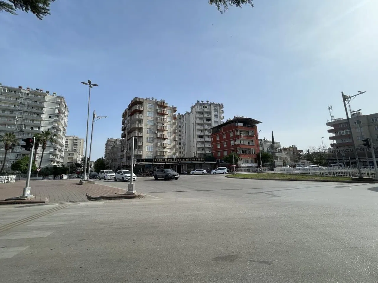 Adana'da esnaf 'ölüm' kavşağına çözüm istiyor
