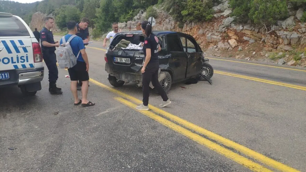 Otomobil bariyerlere çarptı: 1 ölü