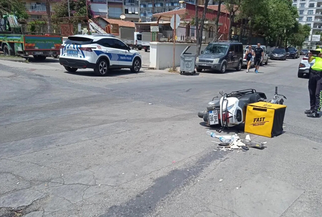 Otomobil ile motosiklet çarpıştı: 1 yaralı