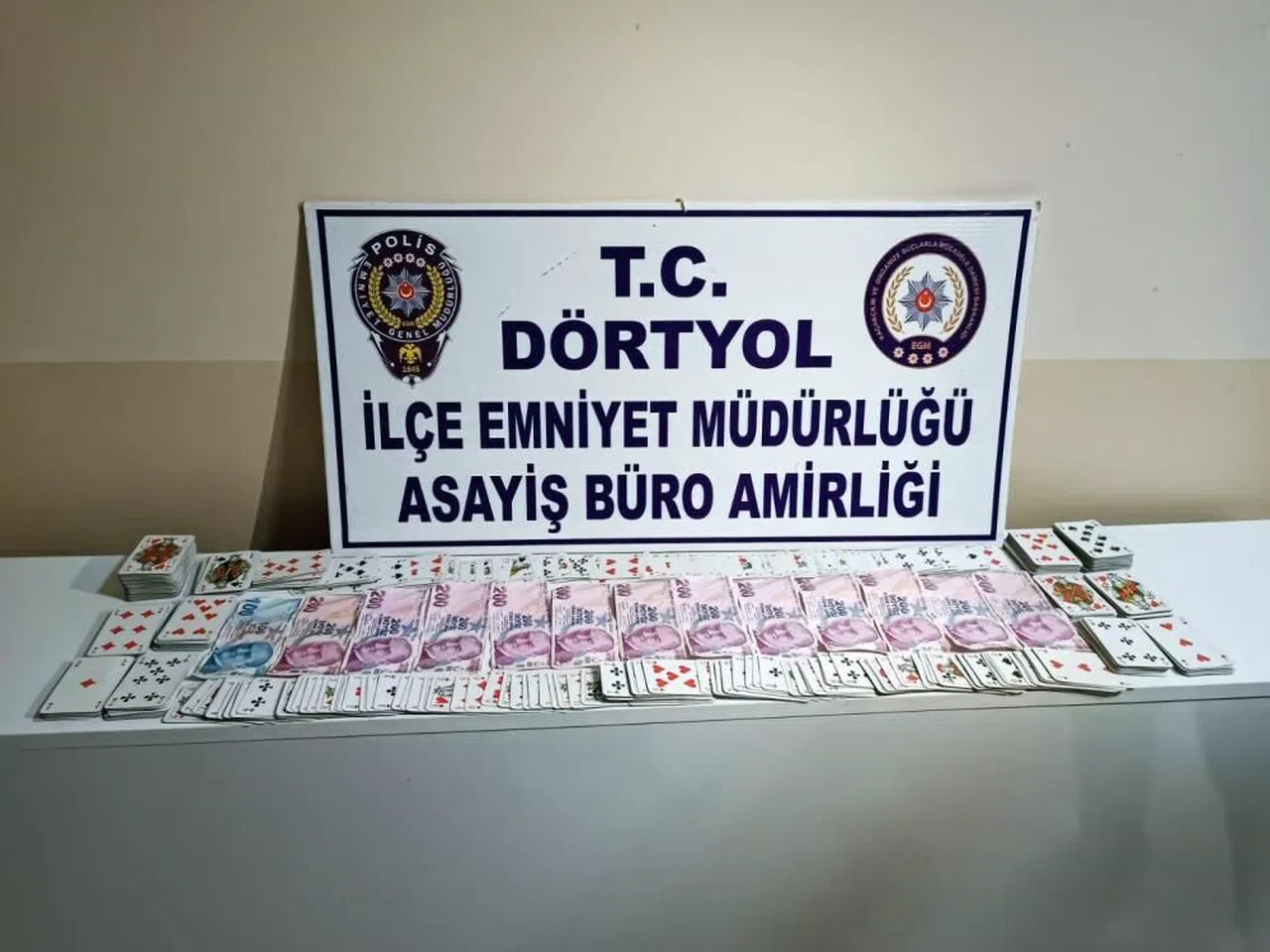 Kumar oynayan 5 kişiye 32 bin TL ceza