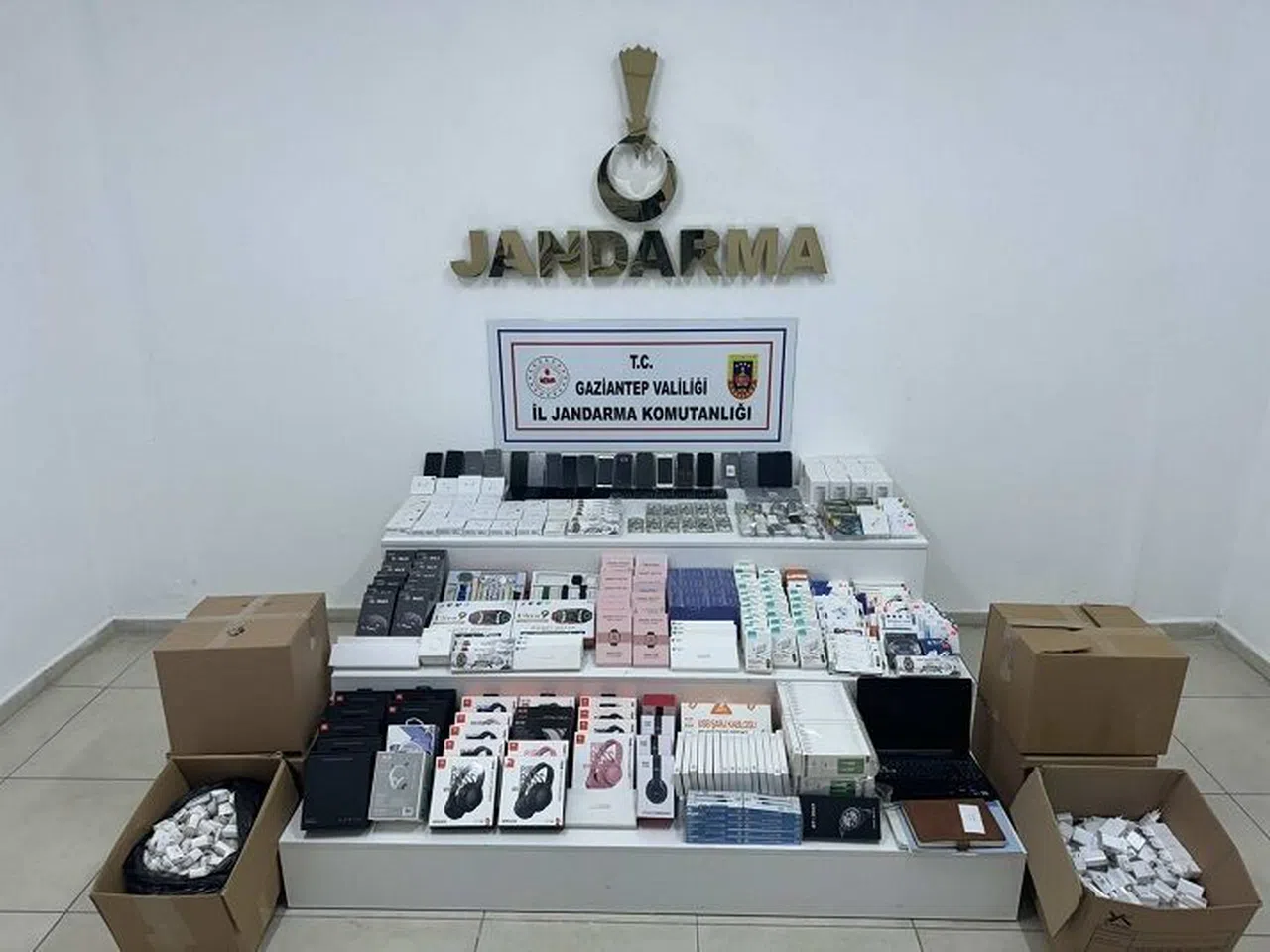 Gaziantep'te organize kaçakçılık örgütüne operasyon: 4 gözaltı