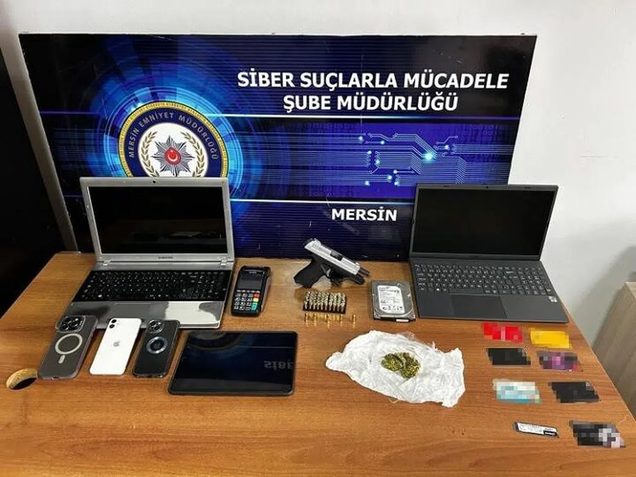 Mersin'de sahte ilanlarla dolandırıcılık yapan 3 şüpheli yakalandı