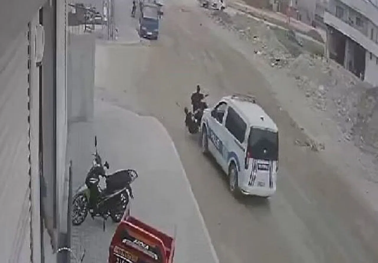 'Dur' ihtarına uymadı, polis çarparak durdurdu