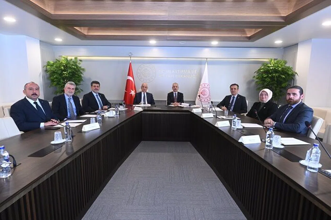 Kahramanmaraş heyeti, Bakan Uraloğlu’nu ziyaret etti