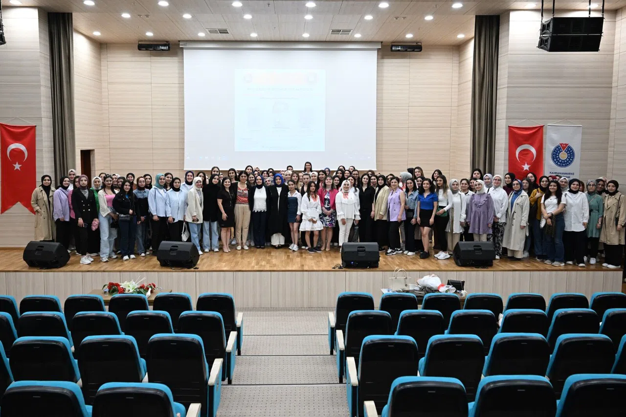'Ebelikte Uluslararasılaşma ve Ebelikte Kariyer Planlama' Paneli