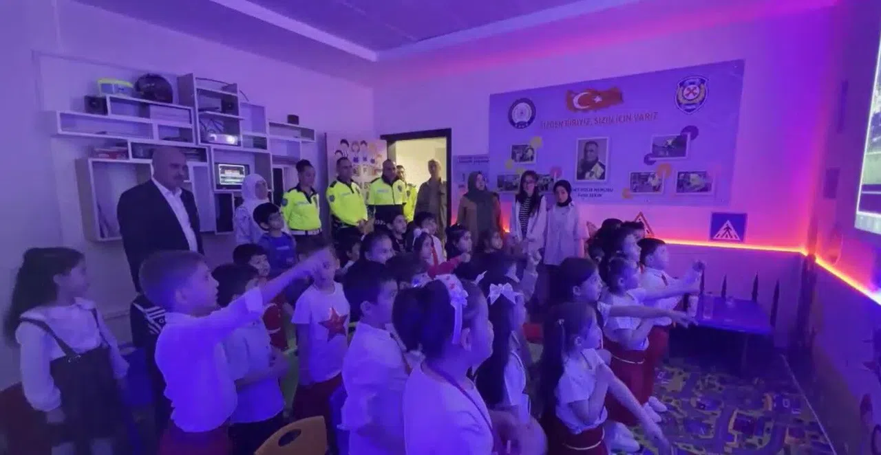 Çocuklara trafik eğitimi verildi