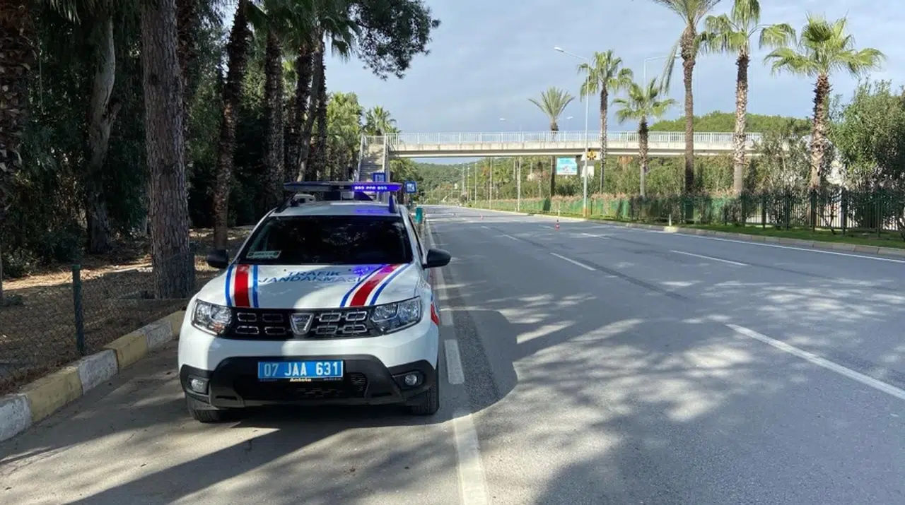 Jandarmadan 1 araca trafikten men cezası