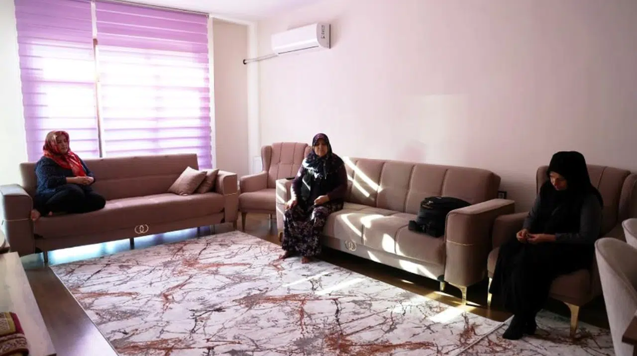 Kahramanmaraş’taki konutlar depremzedelerin sıcak yuvası oldu