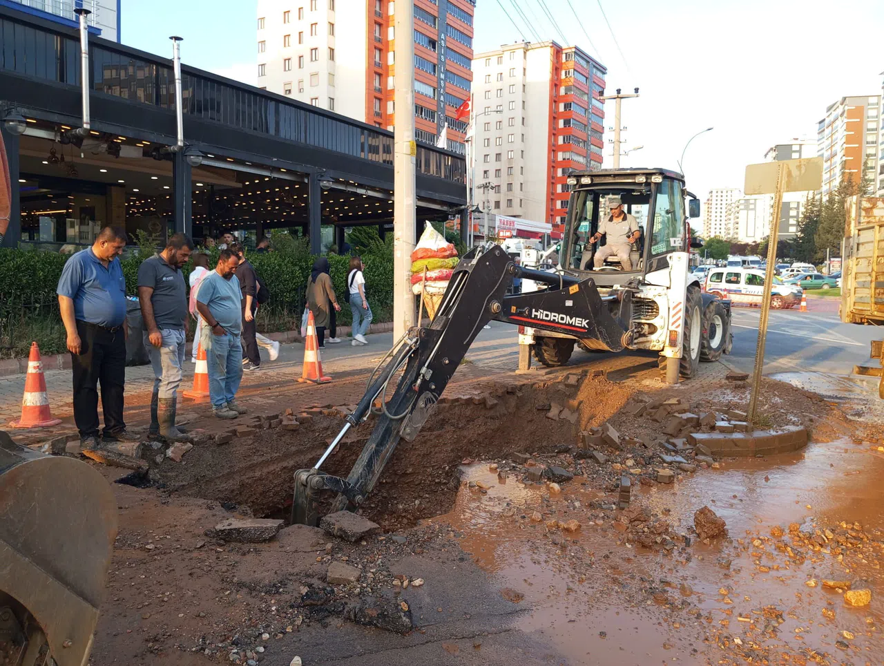 Karasu Bulvarı’ndaki İçmesuyu Arızasına KASKİ’den Müdahale