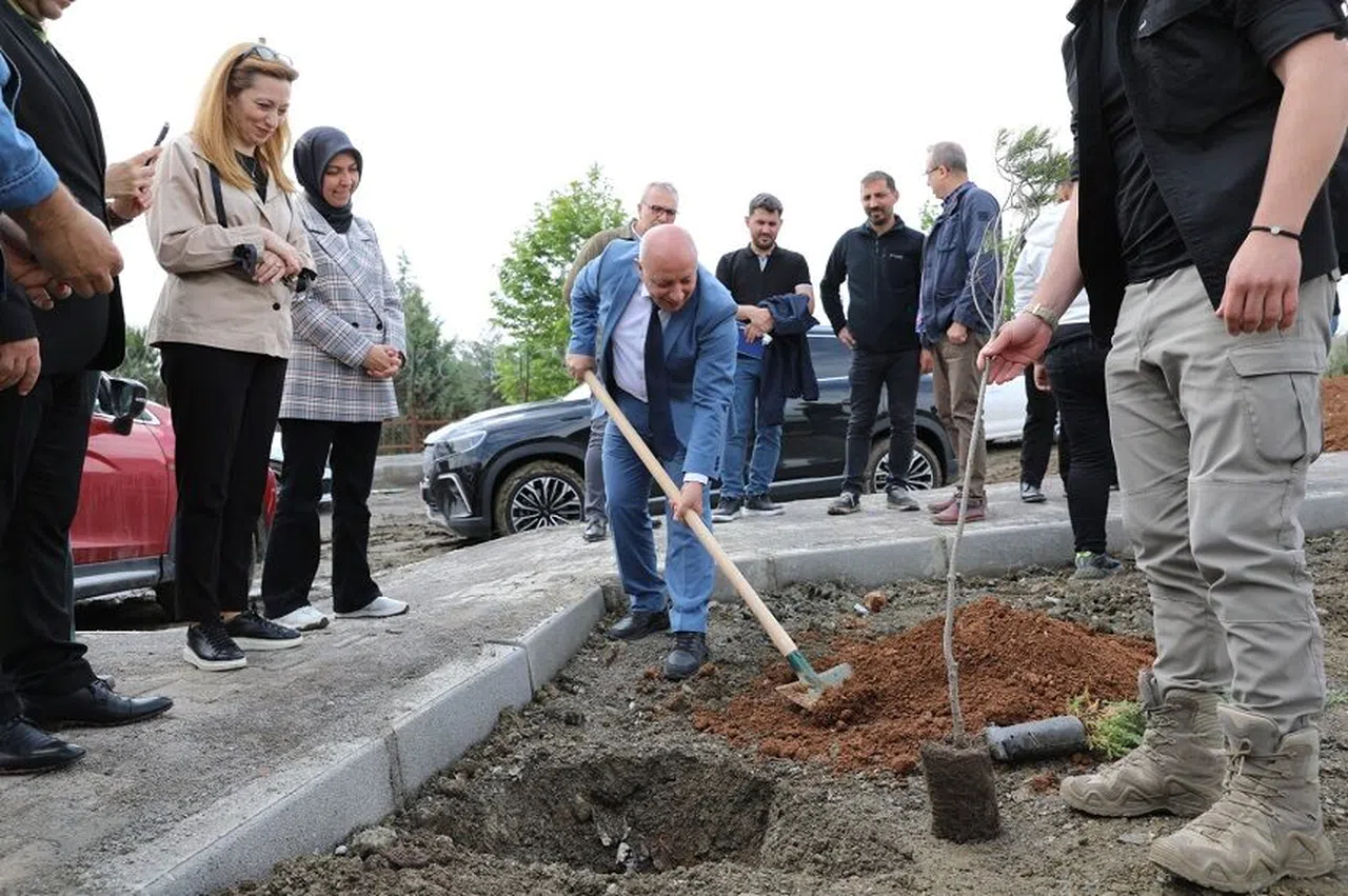 KİÜ'de Anlamlı Etkinlik,Fidan Dikme Programı