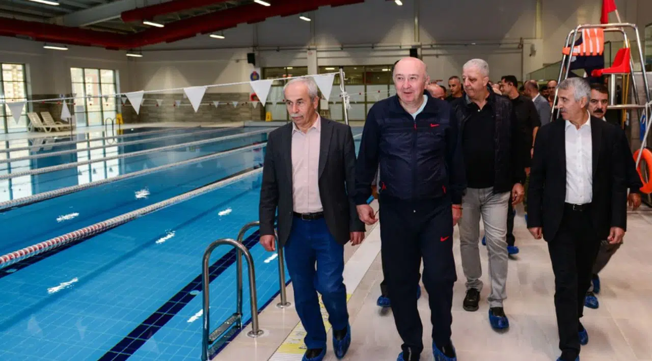 KSÜ’de Depremden Zarar Gören Yarı Olimpik Yüzme Havuzu Tekrar Hizmete Açıldı