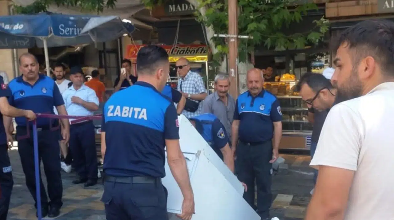 Pazar Yerlerinin Açılmasıyla Geçici Tezgâhlar Kaldırılıyor