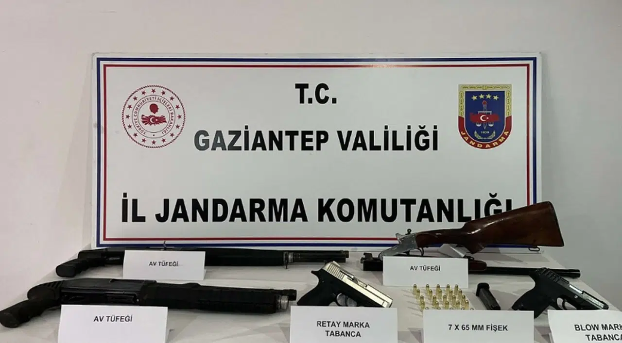 Ruhsatız silah operasyonu: 8 gözaltı