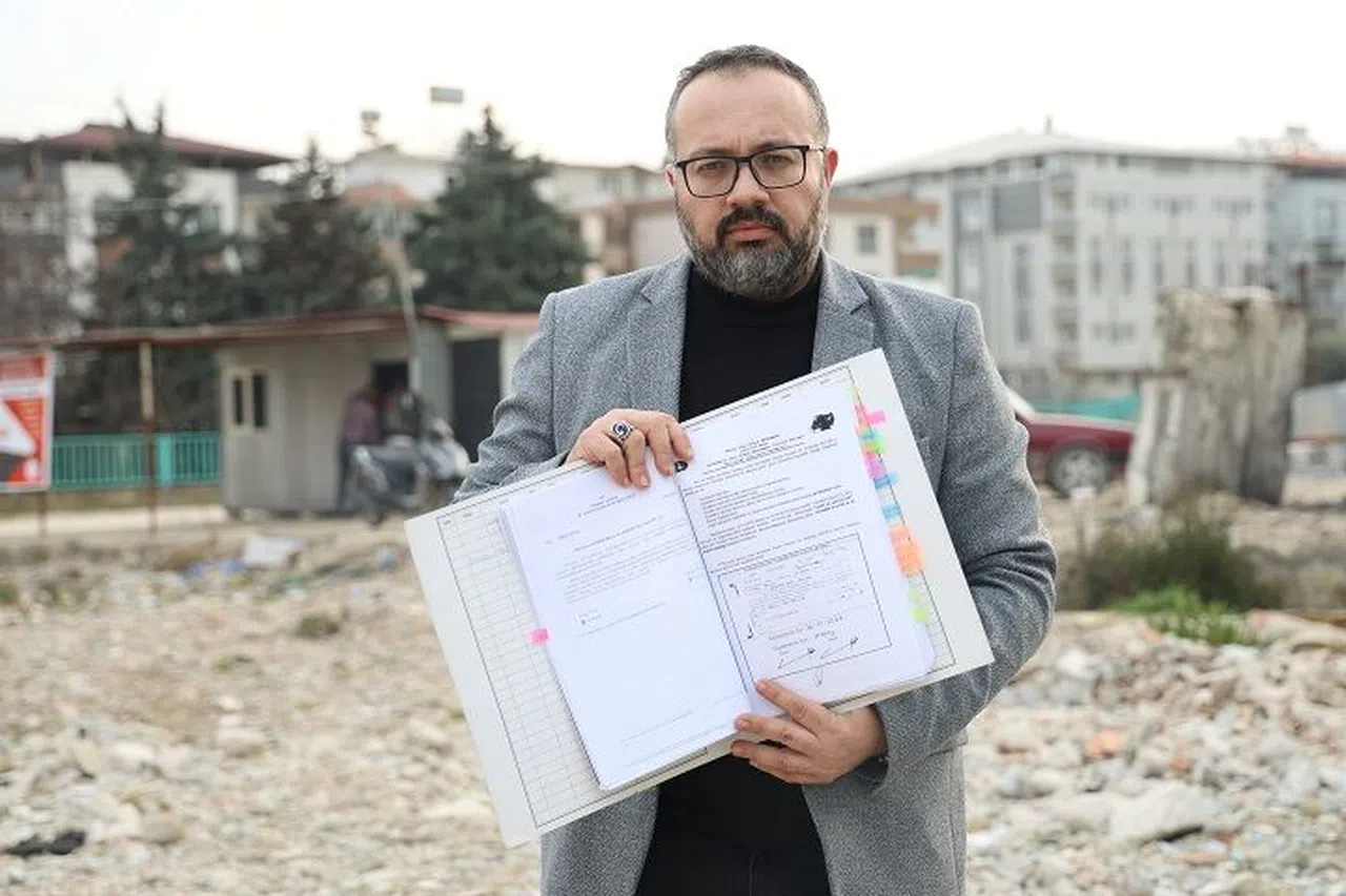 Depremde ailesini kaybeden kadına 500 bin dolarlık borç senedi miras kaldı