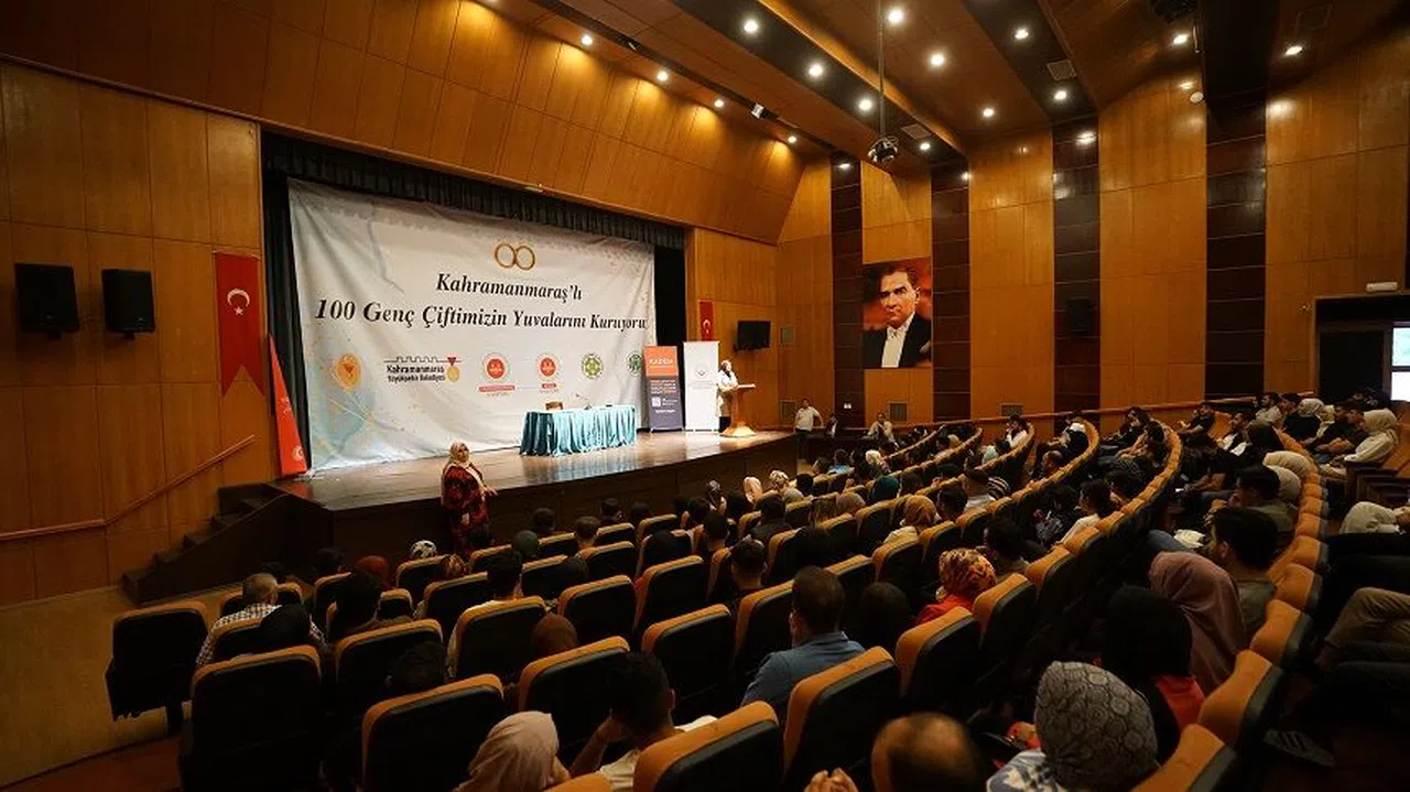 Kahramanmaraş'ta 100 Çifte Gelinlik ve Damatlık Desteği Sağlandı