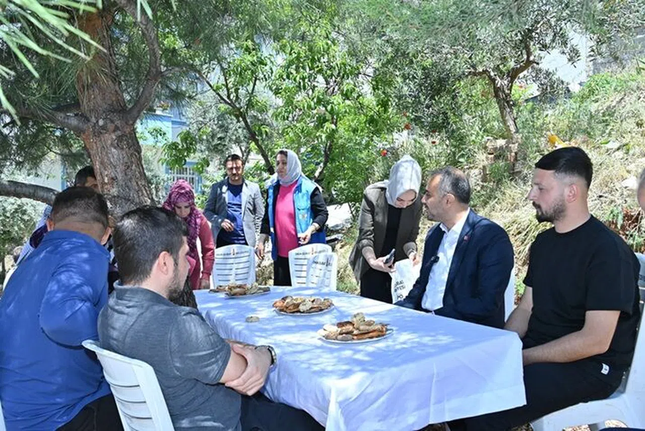 “Her bir ferdimizle gönülden birlikteyiz”